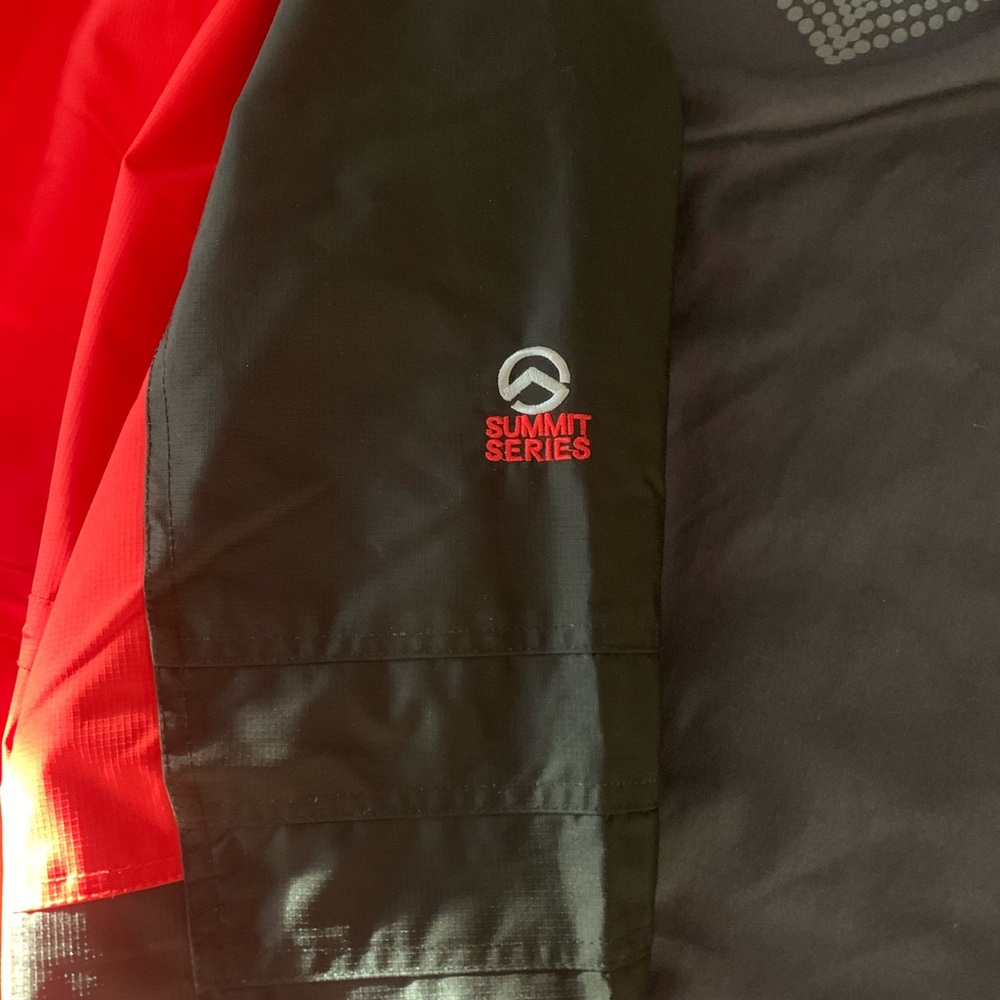 The north face summit series 3 in 1 jacket.  Size XL, great for winter!